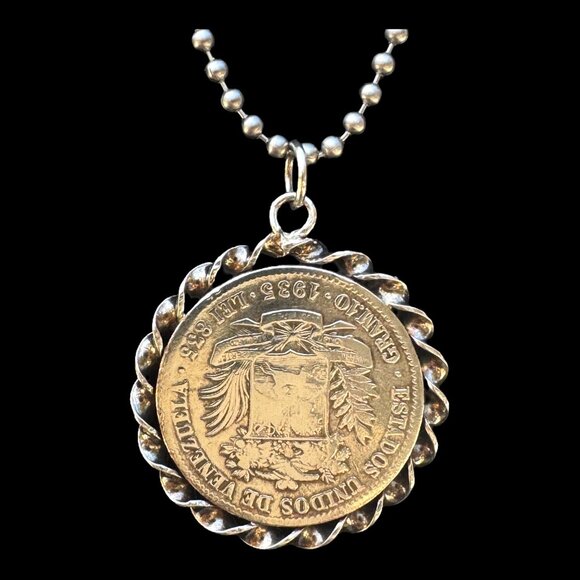 1935 Venezuelan 1 Bolivar .835 Silver Coin Pendant With Twisted Silver Frame - Picture 6 of 6
